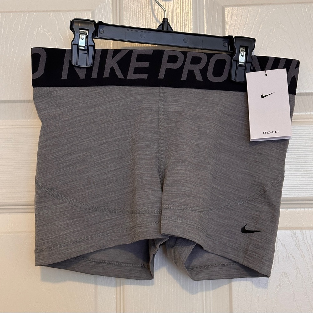 New Nike Pro 3” Shorts Gray Athletic Shorts with Elastic Waistband Womens Large